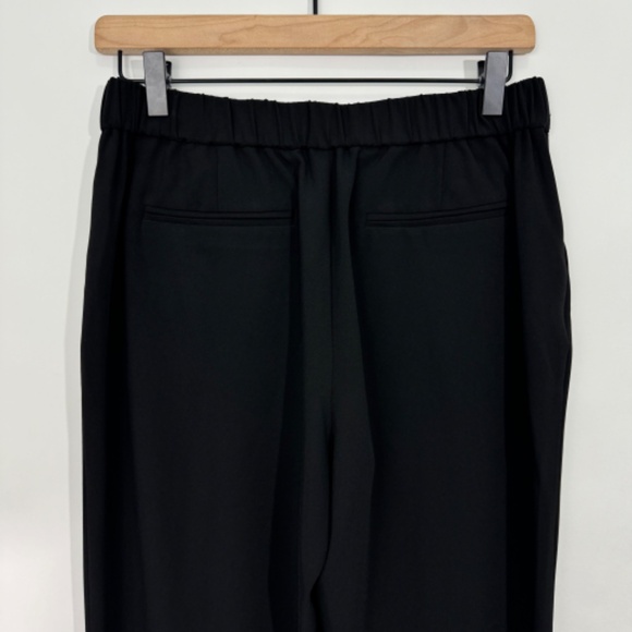 Trouve Nordstrom Women’s Size 4 Small Solid Black Crepe Cropped Jogger Pants - Picture 7 of 8